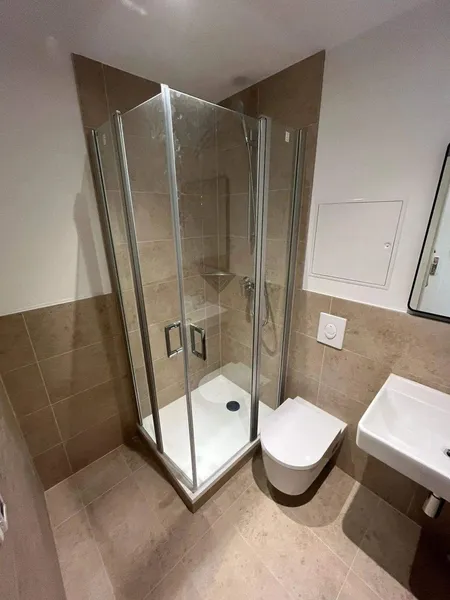 TOP! SANIERT! hochwertig 2-Zimmer-Wohnung mit neuem Bad und Einbauküche! — photo 1